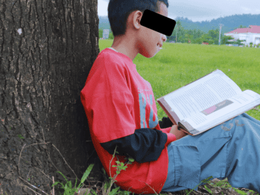 Una proporción importante de alumnos en México termina la primaria sin las habilidades lectoras esperadas. ESPECIAL / CANVA