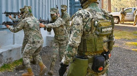 Elementos de la Marina participaron en el cateo que permitió la detención de presuntos integrantes del grupo delictivo. ESPECIAL