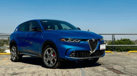 La Tonale cuenta con motor turbo de 268 HP que entrega aceleración contundente y una conducción con carácter deportivo, fiel al ADN de Alfa Romeo. CORTESÍA