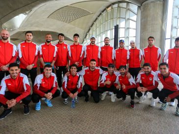 "Nuestra selección nacional parte hacia Monterrey", dijo Irak en X, una publicación acompañada de una imagen de los jugadores que integran el primer grupo de viaje. X / @IraqNT_EN