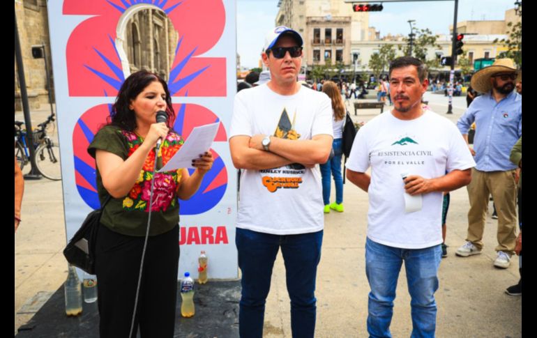 Ciudadanos se manifestaron en el Centro de Guadalajara para exigir una emergencia sanitaria por la mala calidad del agua en la ZMG. EL INFORMADOR / J. Acosta