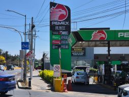 El diésel supera los 29 pesos por litro en estaciones de la Zona Metropolitana de Guadalajara, impulsado por el alza del petróleo internacional y tensiones geopolíticas. El encarecimiento afecta directamente al transporte de mercancías y pasajeros, elevando costos en alimentos y servicios. EL INFORMADOR/ M. Hernández