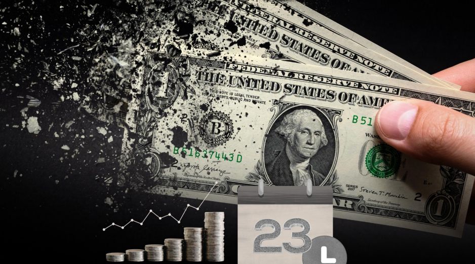 El dólar registró una baja este lunes en el inicio de la jornada. ESPECIAL / CANVA