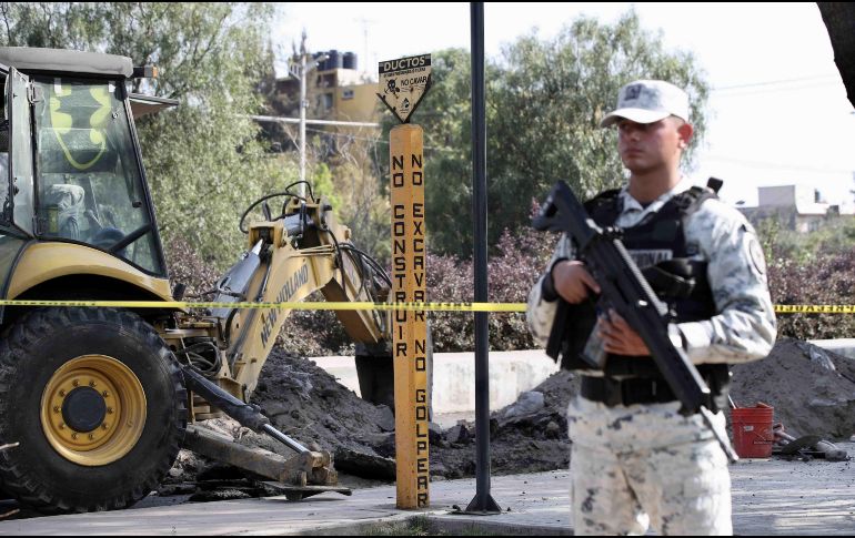 Autoridades aseguraron contenedores con miles de litros de hidrocarburo, además de mangueras utilizadas para la extracción ilegal. SUN/ARCHIVO