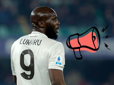 La Real Asociación Belga de Futbol (KBVB) confirmó que el delantero de 32 años optó por retirarse de la convocatoria para centrarse en su recuperación física. EFE / ARCHIVO