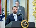 Markwayne Mullin, senador republicano de Oklahoma, fue confirmado para el cargo ayer lunes en el Senado, con una votación de 54 votos a favor y 45 en contra. EFE / G. Sloan