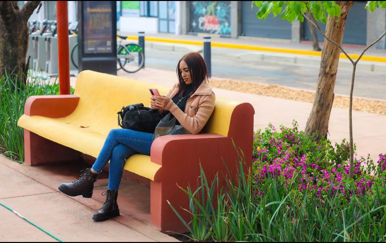 Entre los trabajos más relevantes destacan la renovación de bancas, luminarias, suelos, áreas recreativas y los mosaicos de la estación del Tren Ligero, además de mejoras en las vialidades cercanas. EL INFORMADOR/ A. Navarro
