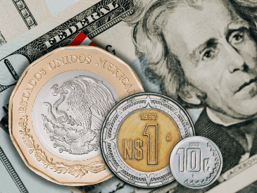 Considera que la cotización del dólar en su tipo de cambio con el peso mexicano cambia según el pronóstico financiero. ESPECIAL