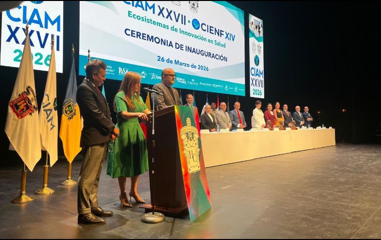 Entregan premios Fray Antonio Alcalde a Karla Planter, Villanueva y Lemus por Humanitarismo y Servicio. ESPECIAL