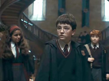 Más allá del cambio físico, la intención es ofrecer interpretaciones más cercanas a los libros, lo que implica ajustes en personalidad, edad y matices que no siempre se respetaron en el cine. EFE / HBO