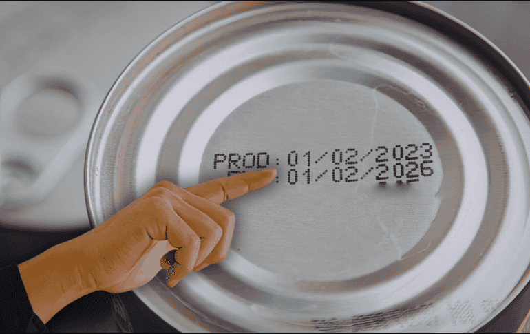 Para los consumidores, es importante diferenciar entre 2 indicadores en los productos: fecha de caducidad y consumo preferente. ESPECIAL / CANVA
