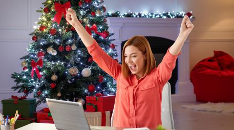 Como un derecho establecido en la LFT, el aguinaldo debe pagarse a todos los trabajadores antes del 20 de diciembre. ESPECIAL / EFE y SUN