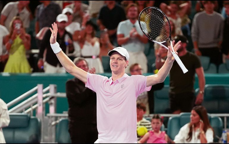 Jannik Sinner va por su segundo título en tres años en Miami. AP