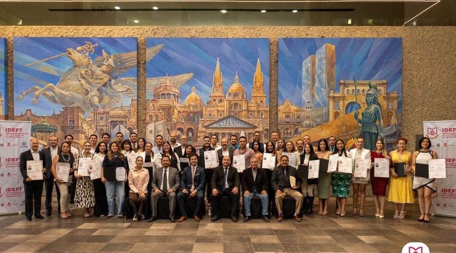 Esta es la primera generación de egresados del Diplomado de 120 horas en Promoción Inmobiliaria realizado en conjunto por el Ideft y la Canaco. ESPECIAL