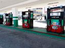 Fotografía que muestra una estación de gasolina este viernes en La Habana (Cuba). EFE/ E. Mastrascusa