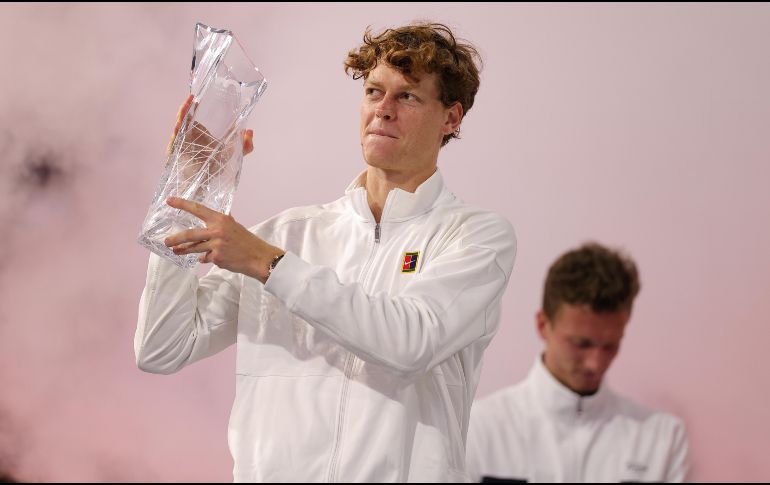 Sinner hace historia al convertirse en el primer hombre desde Roger Federer, en 2017, en completar el doblete estadounidense. EFE/ C. HERRERA-ULASHKEVICH.