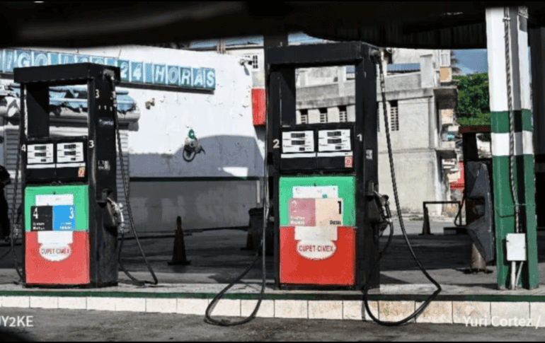 Cuba necesita diariamente unos 100 mil barriles para satisfacer sus necesidades energéticas. AFP