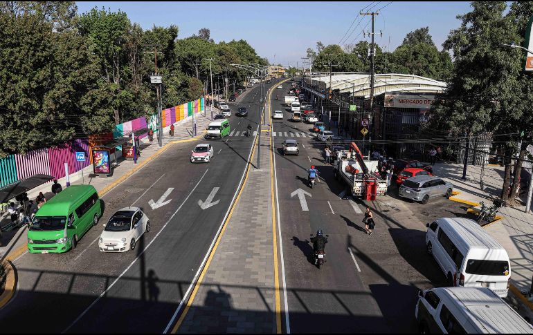 Los conductores que ignoran esta restricción se exponen a sanciones que van de 20 a 30 UMAs, lo que en 2026 equivale a multas aproximadas de entre 2 mil 250 y 3 mil 500 pesos. SUN / ARCHIVO