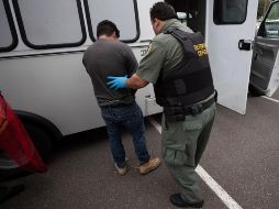 Las condiciones y la atención médica de los migrantes detenidos en el ICE se volvieron un importante tema de debate global. AP/ARCHIVO