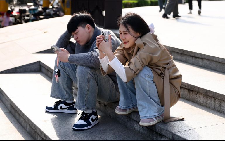 Los elementos estructurales de las plataformas que buscan maximizar el tiempo de permanencia de los usuarios. EFE/W. Hao