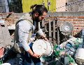 Durante el periodo vacacional, brigadas del programa contra el dengue del OPD Servicios de Salud Jalisco realizarán recorridos casa por casa, principalmente en colonias de riesgo, para invitar a la población a identificar y eliminar criaderos. CORTESÍA