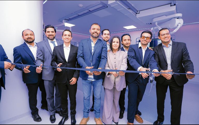 Inauguración. Juan Luis Vargas, Rodrigo Fernández,  Omar Silerio, Gerardo Quirino, Gastón Rodríguez, Gabriela Acosta, Salvador Bucio, Ricardo Acosta y Joel Amaya. EL INFORMADOR/J. Acosta