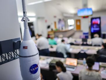 El lanzamiento de Artemis II ocurrirá este 1 de abril a las 16:25 horas (aproximadamente), tiempo del centro de México. EFE / C. Herrera-Ulashkevich