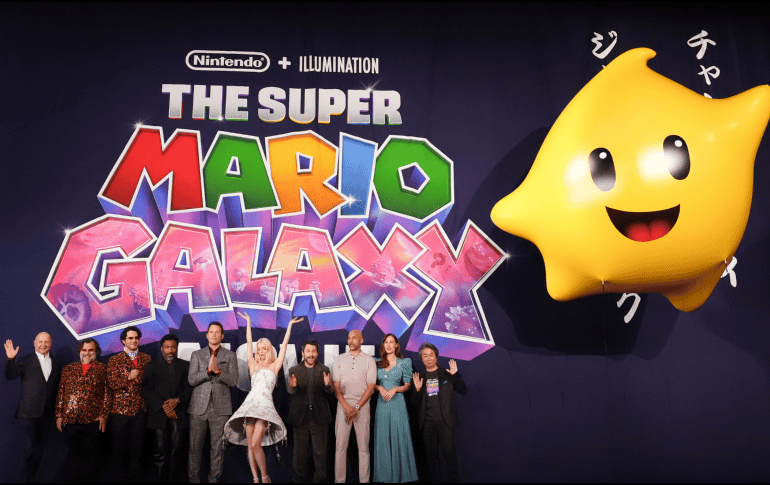 El elenco de la película 'Super Mario Galaxy: la película' durante el preestreno mundial en Kyoto (Japón). EFE/ Tomohiro Ohsumi
