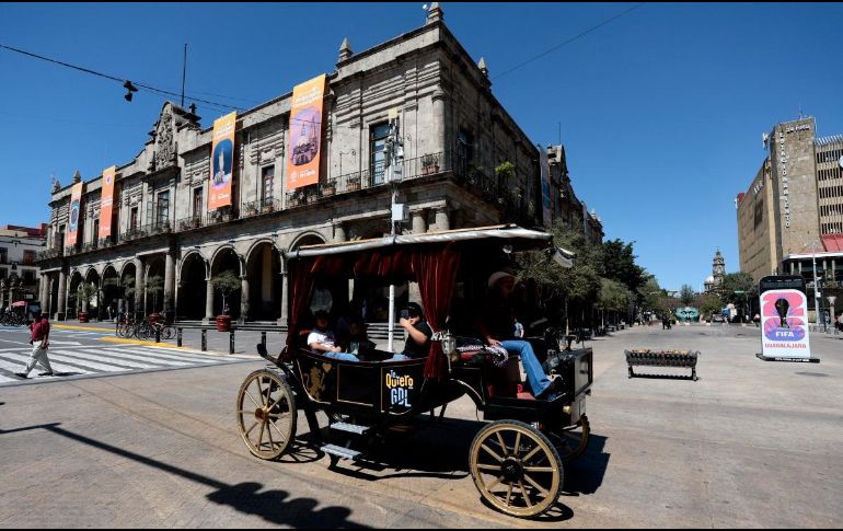 Hoy Jueves Santo nos enfrentamos a un cielo completamente despejado, dominado por un sol implacable a lo largo de la jornada en Guadalajara. AFP / ARCHIVO