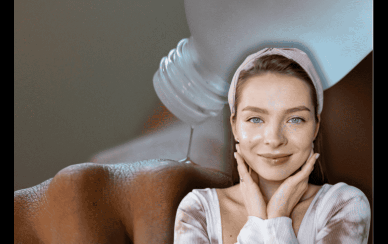 Descubre aquí cómo desmaquillarse correctamente. ESPECIAL/Unsplash/Canva