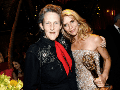 Temple Grandin y Claire Danes posan juntas durante la entrega de los Premios Emmy de HBO en 2010, en Los Ángeles, California. AFP / ARCHIVO