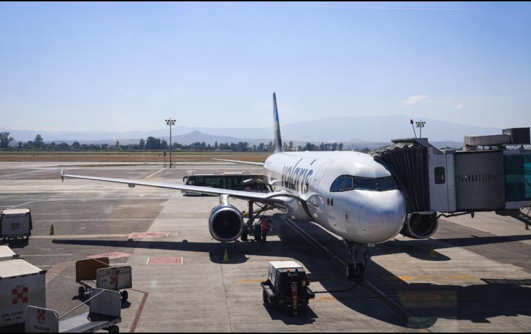 Aunque muchos pasajeros no lo notan, la TUA forma parte importante del costo total del viaje, ya que cubre el uso de instalaciones y servicios aeroportuarios. EL INFORMADOR/ARCHIVO