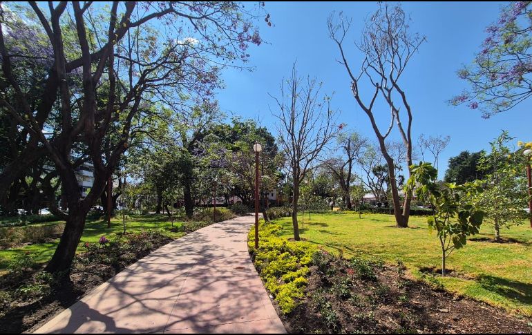 Tapatíos aprovechan el Parque de la Revolución durante vacaciones de Semana Santa
