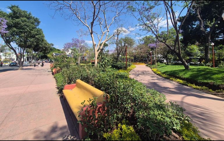 Tapatíos aprovechan el Parque de la Revolución durante vacaciones de Semana Santa