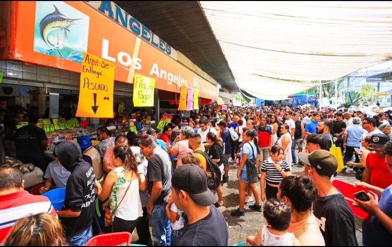 Así luce el Mercado del Mar en Guadalajara este Viernes Santo. EL INFORMADOR/J. Acosta