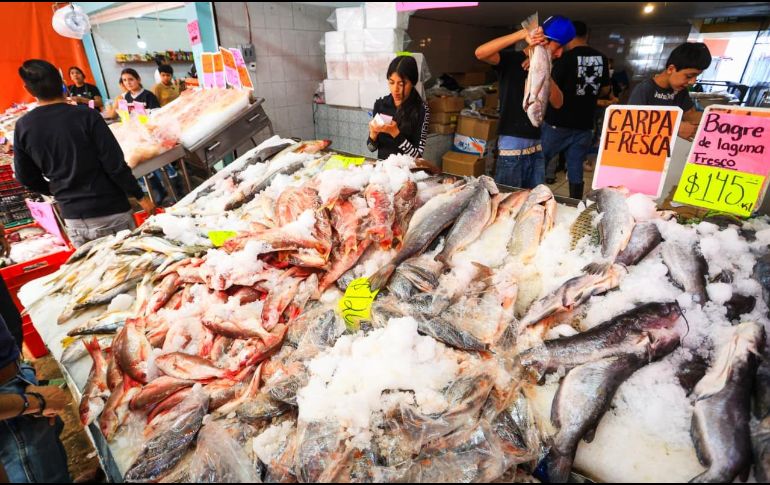 Así luce el Mercado del Mar en Guadalajara este Viernes Santo. EL INFORMADOR/J. Acosta