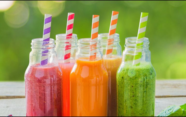 Conviene tener presente que no existen soluciones milagro: ningún batido por sí solo genera resultados. ESPECIAL / CANVA