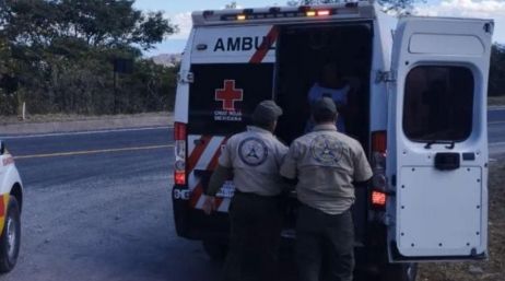 Protección Civil realizó el descenso seguro de tres personas extraviadas; ninguna presentó lesiones. FACEBOOK/Protección Civil Jalisco