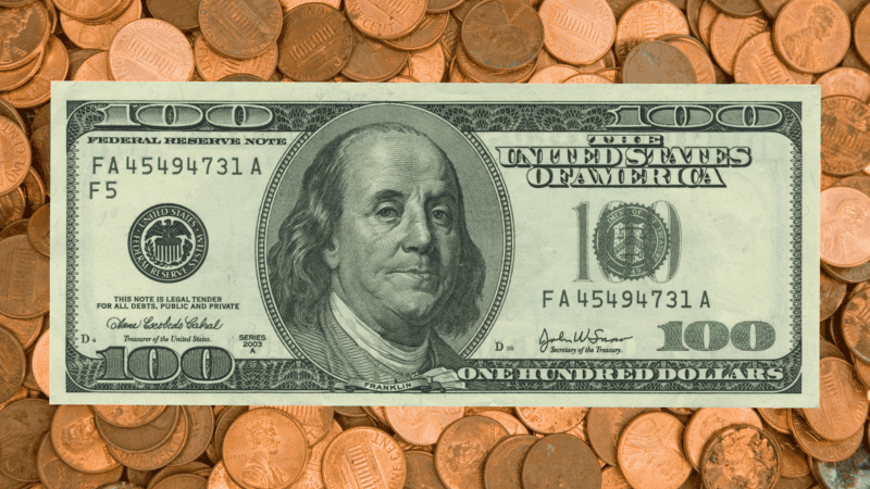 Si planeas viajar al extranjero, enviar remesas a tus familiares o hacer compras internacionales en línea, esta información es vital para tu bolsillo hoy. ESPECIAL / CANVA&nbsp;