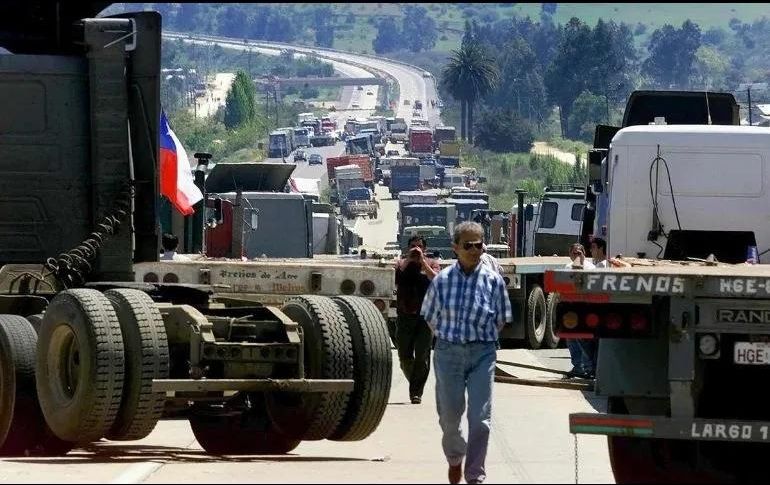 La duración de la movilización es indefinida y advierten posibles impactos en cruces fronterizos y aduanas. AFP/ Archivo