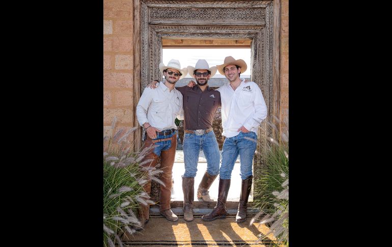 Diego Hecht, Álvaro Morales y Manolo Castellanos. GENTE BIEN JALISCO / Quinta edición de la Cabalgata Anual