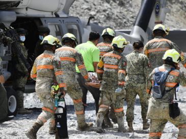 Tras su salida, el minero recibió atención inmediata por parte de personal paramédico, dice el comunicado, quienes realizaron labores de estabilización en el lugar. X / @PCJalisco