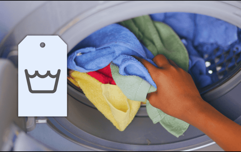 avar la ropa nueva antes de estrenarla es un paso sencillo que, además de prevenir los anteriores riesgos, prolonga su vida útil. ESPECIAL / CANVA