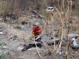 A su llegada los elementos corroboraron lo descrito, encontrando en el sitio un auto comparto con dos tripulantes en su interior. CORTESÍA