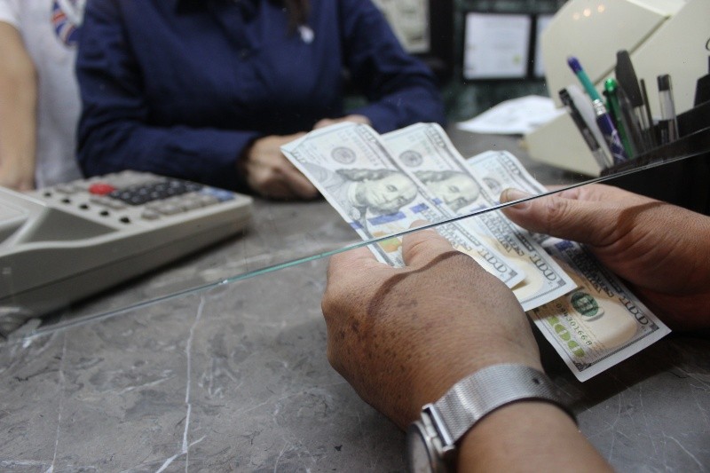 &nbsp;Calculan que el tipo de cambio oscilará entre 17.10 y 17.55 pesos por dólar durante la próxima semana. EL INFORMADOR / ARCHIVO