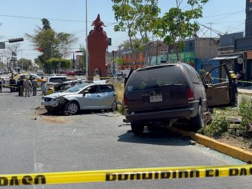 En el accidente en Tonalá, una persona perdió la vida y al menos 4 más resultaron lesionadas, una de ellas que fue reportada en estado grave de salud, y otras tres personas más en condición regular. ESPECIAL