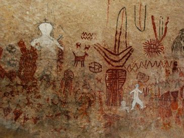 Se presume que las pinturas rupestres halladas en el trayecto ferroviario se elaboraron con pigmentos minerales o vegetales. NTX/ARCHIVO