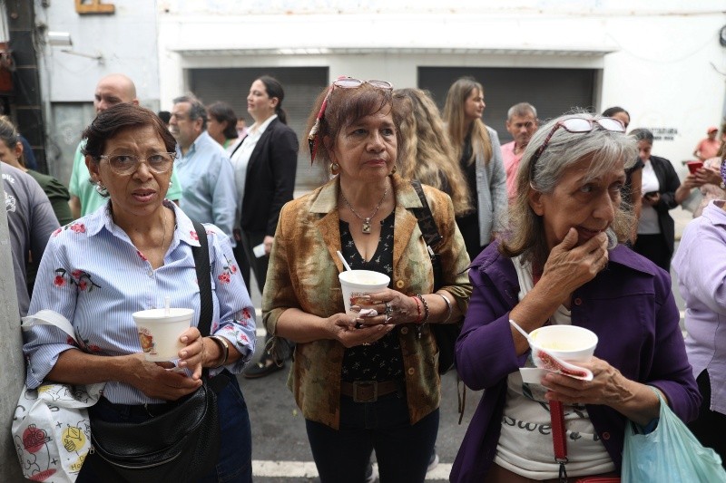 La receta no es cerrada y que los cocineros siempre pueden incorporar condimentos o carbohidratos a gusto. EFE/J. Pino