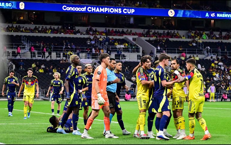 Conato de bronca durante el partido entre el América y el Nashville. IMAGO7/A. Chávez