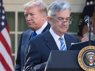 Donald Trump y Jerome Powell, en una imagen de archivo. EFE / ARCHIVO